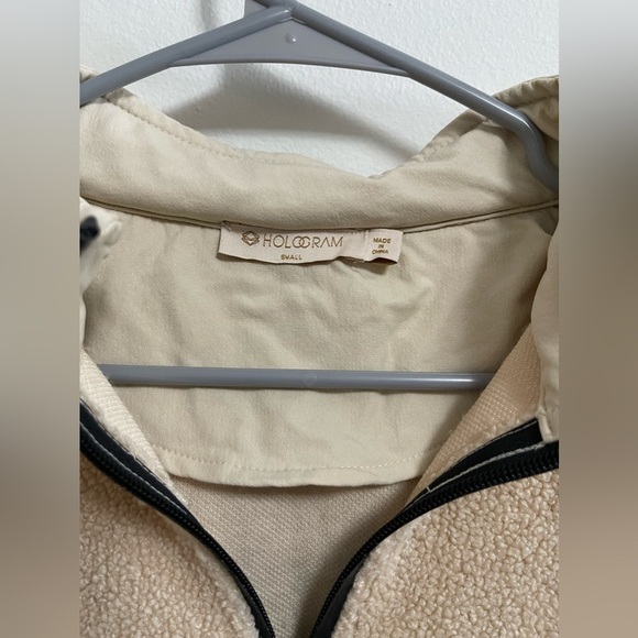 Hologram - Women’s 1/4 Zip Fuzzy Sherpa Sweatshirt with Zip Up - Size Small - Picture 4 of 8